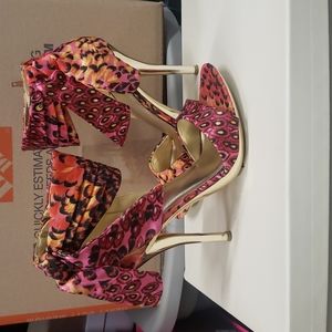 Multi fuchsia colored heels size 8